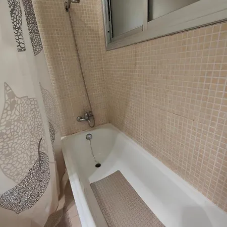 Iris Holiday Apartman *