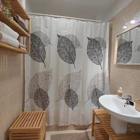 Iris Holiday Apartman *